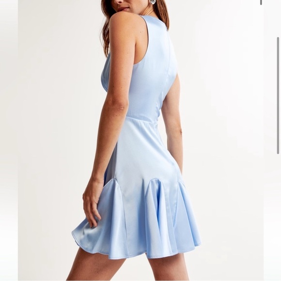 Abercrombie and Fitch Plunge Satin Mini Dress in Blue Size Medium Tall - Picture 2 of 8